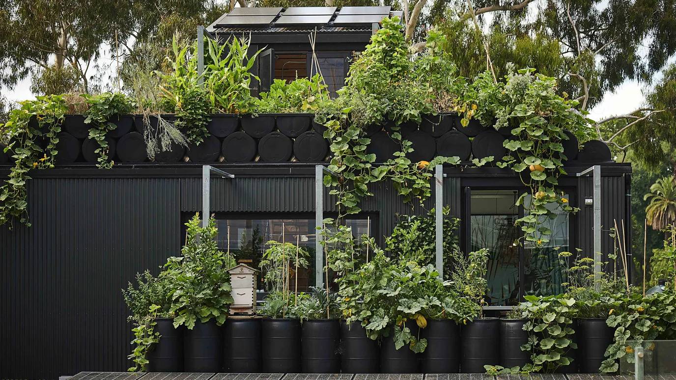 Zero Waste, Joost Bakker on why zero￾ waste living is the future
