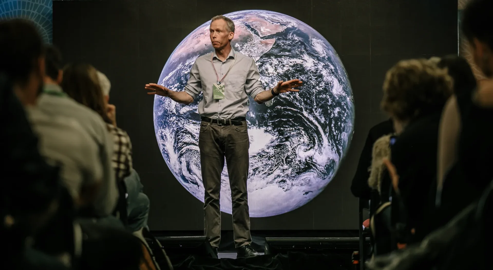 Prominent earth scientist urges New Zealand to lead